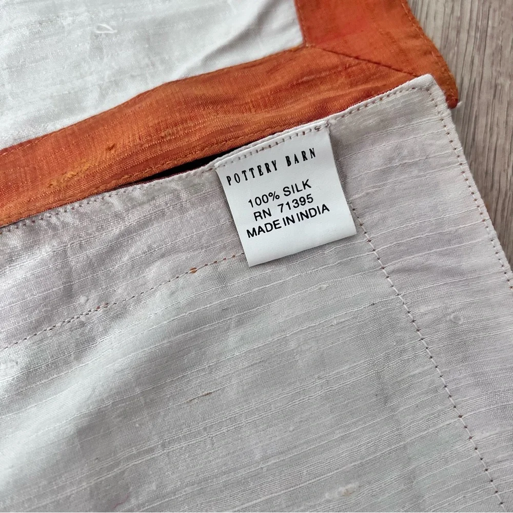 Pottery Barn 100% Silk 4 PCs Placemats & 6 PCs Napkins Orange White‎ - RARE MINT